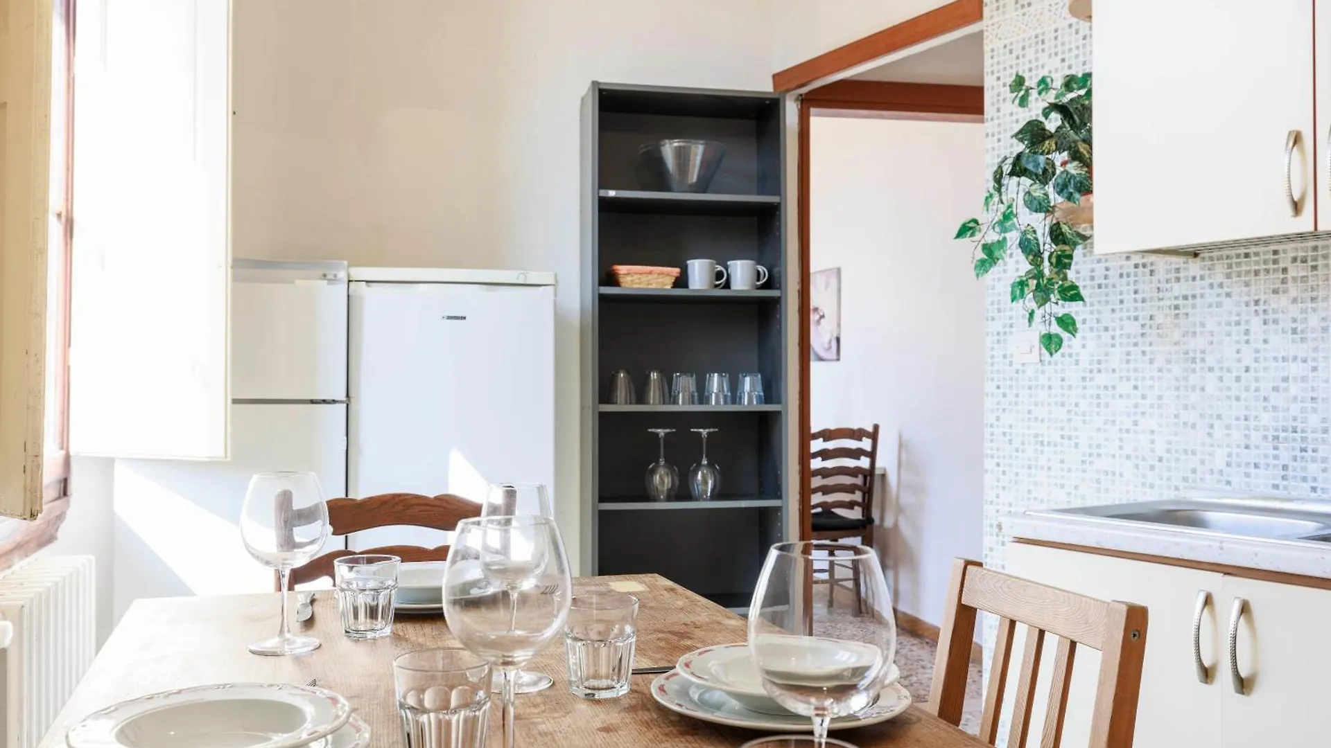 Faenza Huge Apartment Florence Italy
